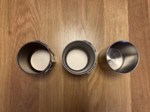 マグカップ　３種類　真上から厚さを見る