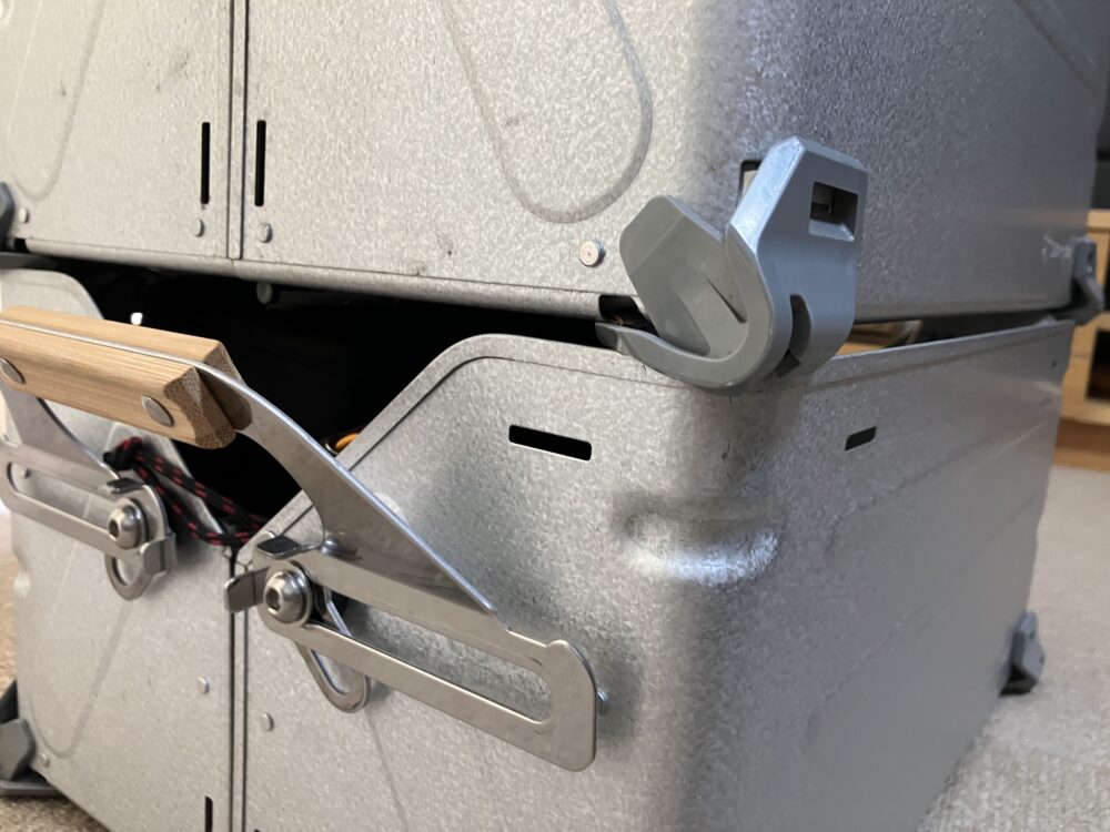 シェルフコンテナ  重ね注意事項